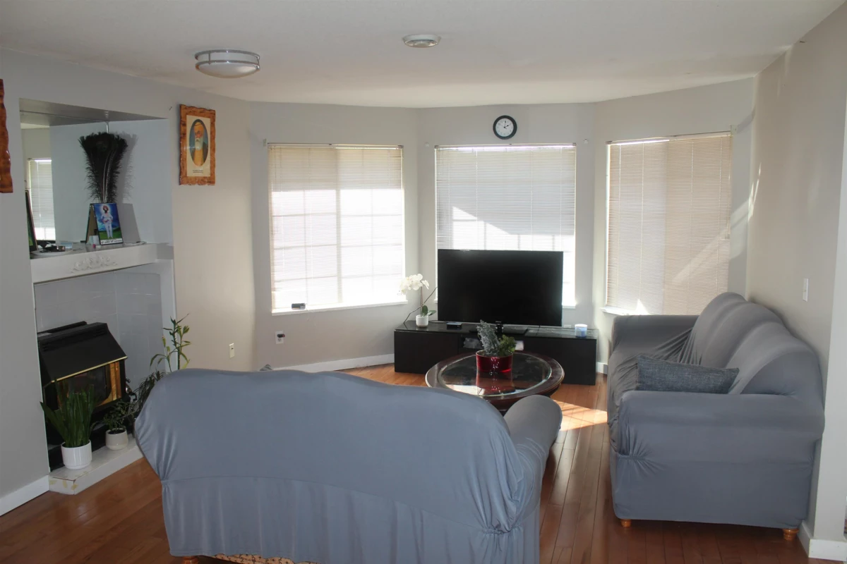 Living Room Photo of 6310 171 Street, Surrey, BC