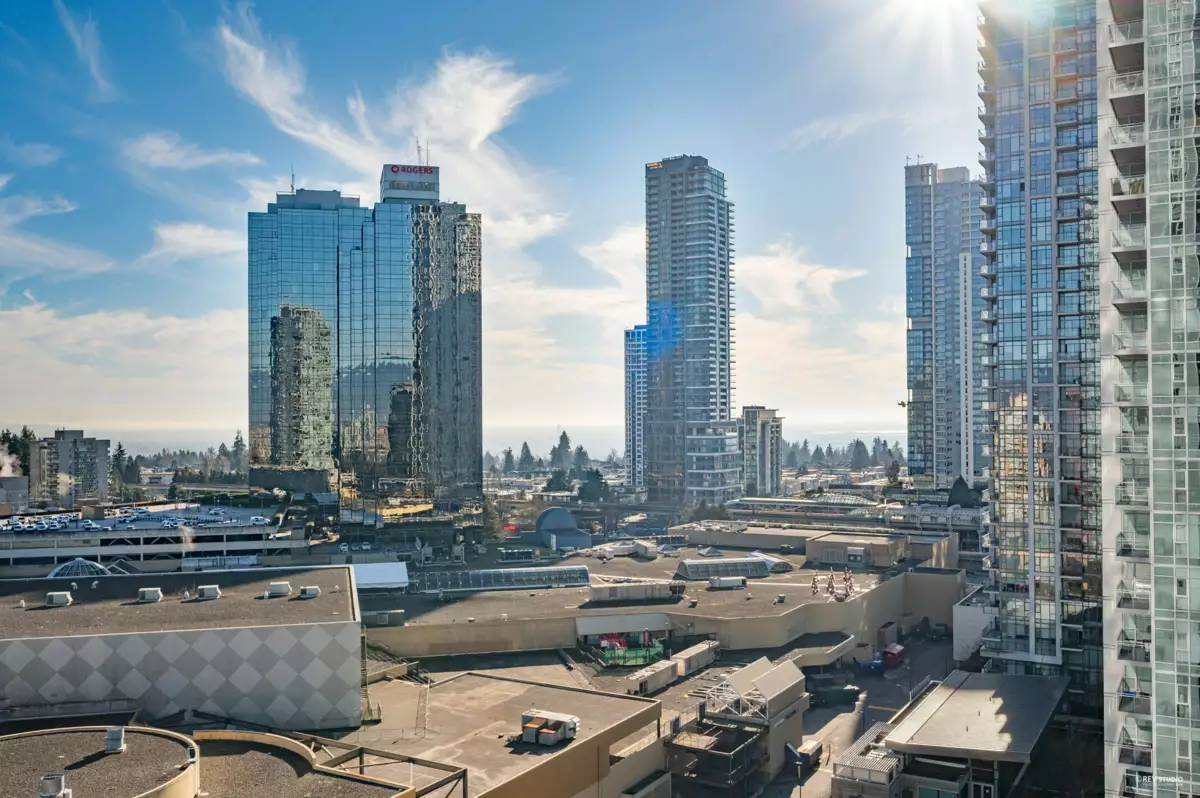 Entry Foyer Photo of 1901 4688 Kingsway, Burnaby, BC