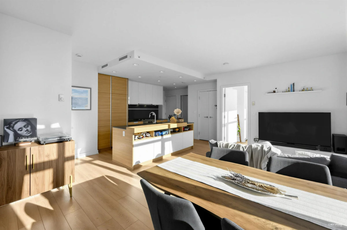 Family Room Photo of 1901 4688 Kingsway, Burnaby, BC