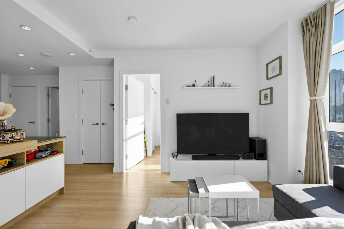 Living Room Photo of 1901 4688 Kingsway, Burnaby, BC