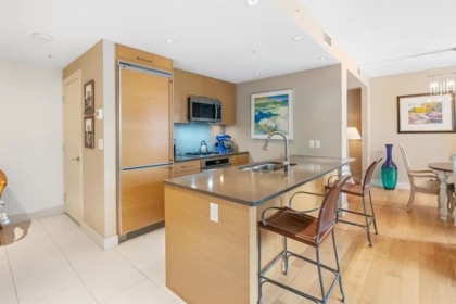 303 1473 Johnston Road, White Rock, BC