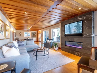 8512 Drifter Way, Whistler, BC, Whistler — Single Family Residence for sale