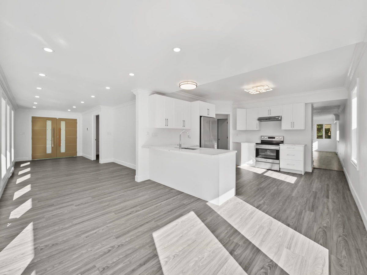 Hallway Photo of 12734 246 Street, Maple Ridge, BC