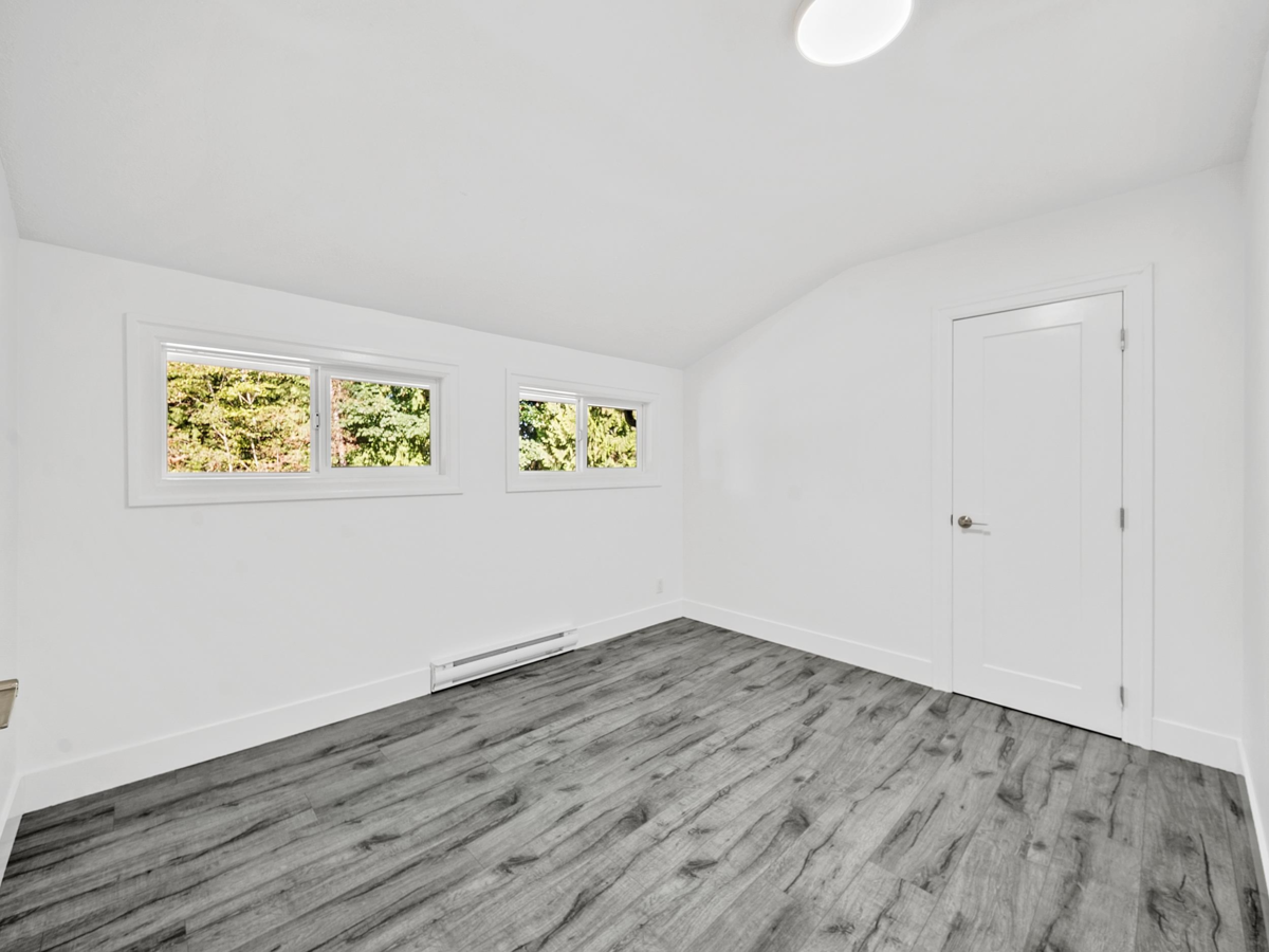 Kitchen Island Photo of 12734 246 Street, Maple Ridge, BC