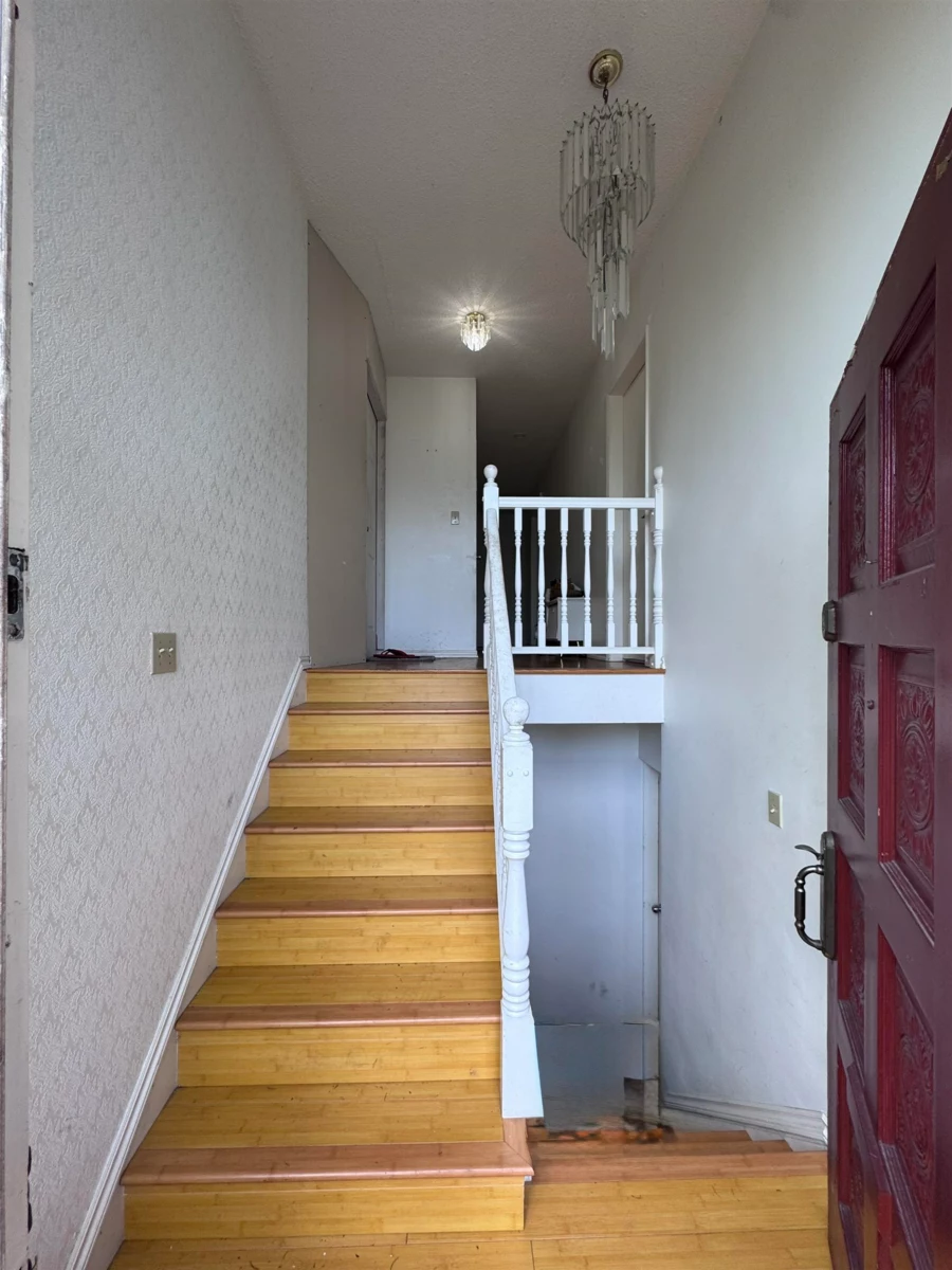Walk-In Closet Photo of 8356 Elliott Street, Vancouver, BC