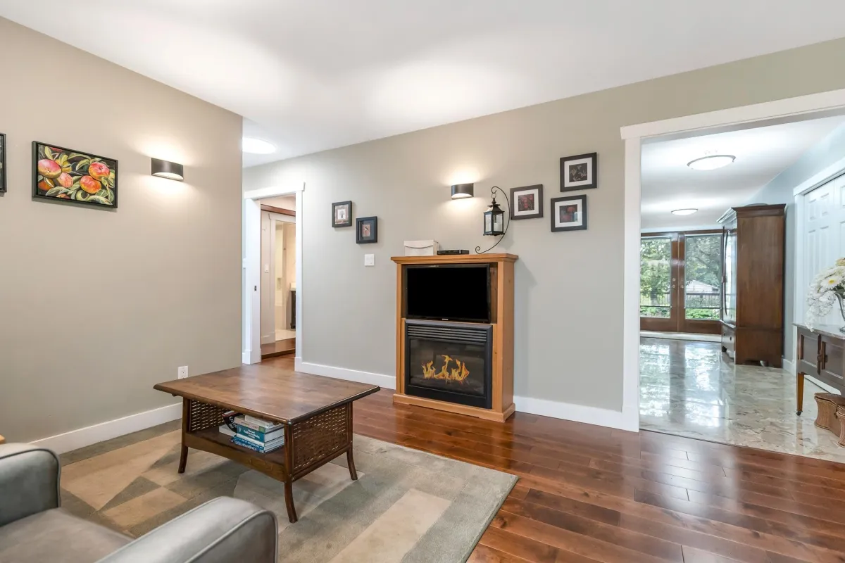 Laundry Room Photo of 5763 146a Street, Surrey, BC