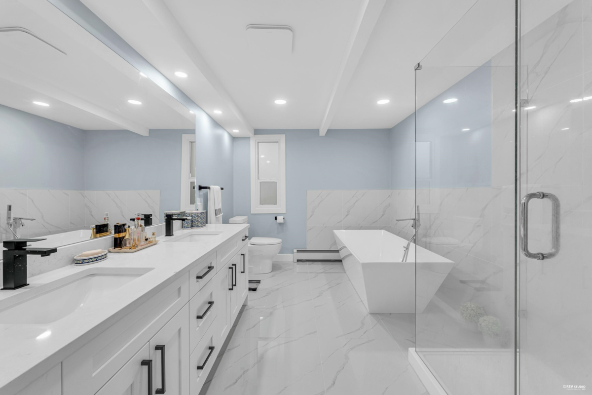 Entry Foyer Photo of 2755 Skilift Place, West Vancouver, BC