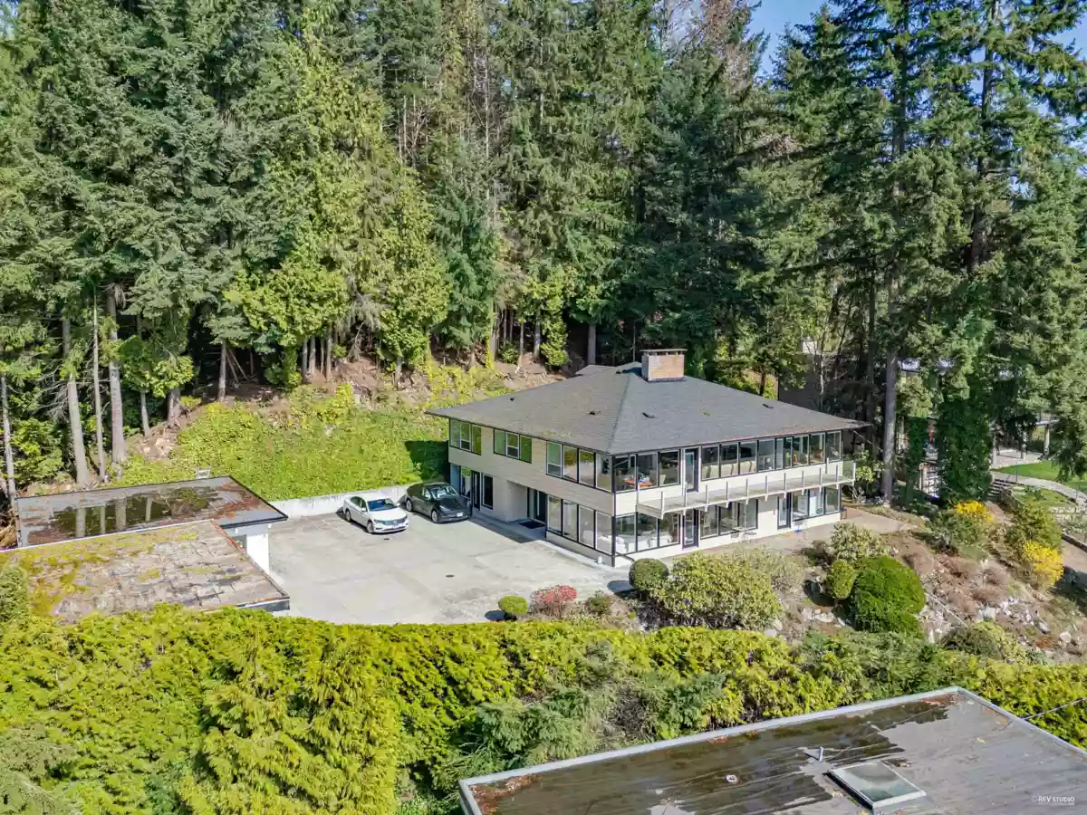 Fitness Center Photo Near 2755 Skilift Place, West Vancouver, BC