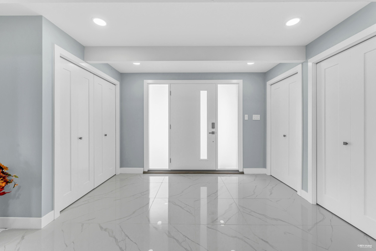 Living Room Photo of 2755 Skilift Place, West Vancouver, BC