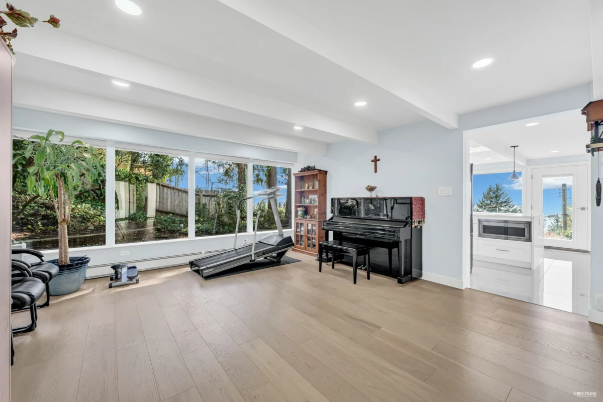 Outdoor Deck Photo of 2755 Skilift Place, West Vancouver, BC