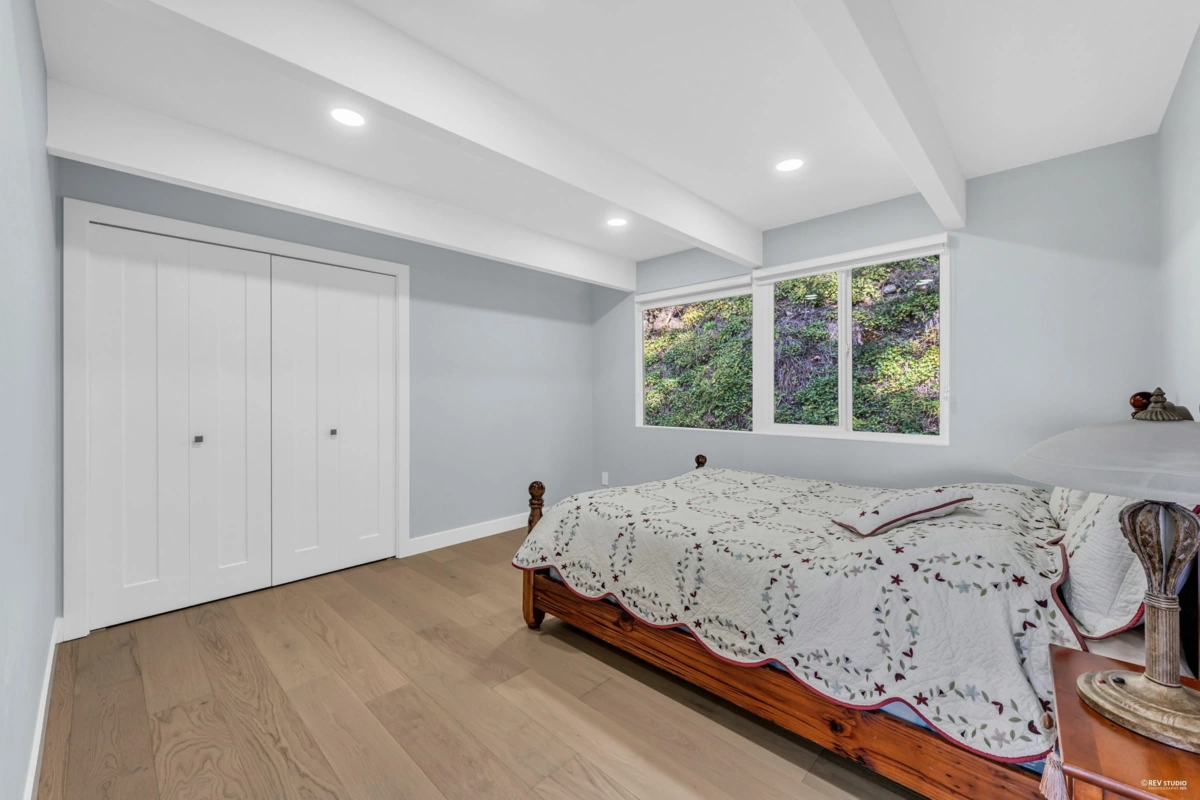 Staircase Photo of 2755 Skilift Place, West Vancouver, BC