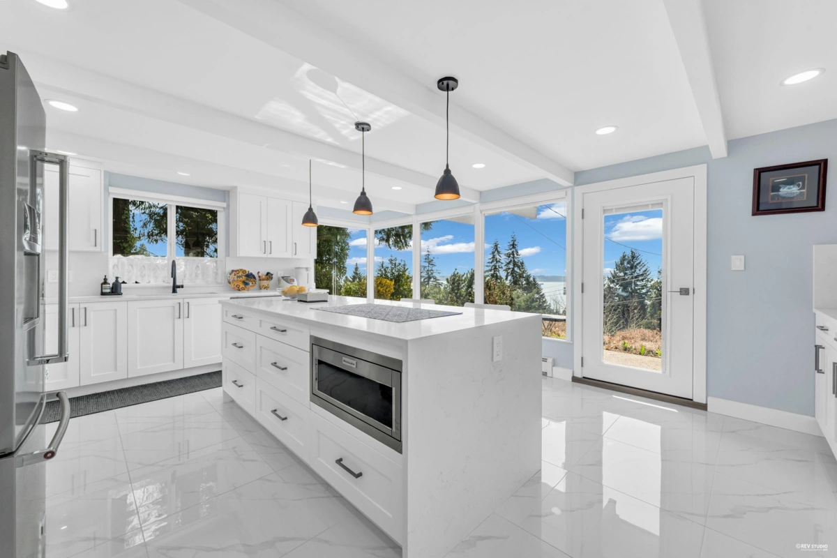 Walk-In Closet Photo of 2755 Skilift Place, West Vancouver, BC