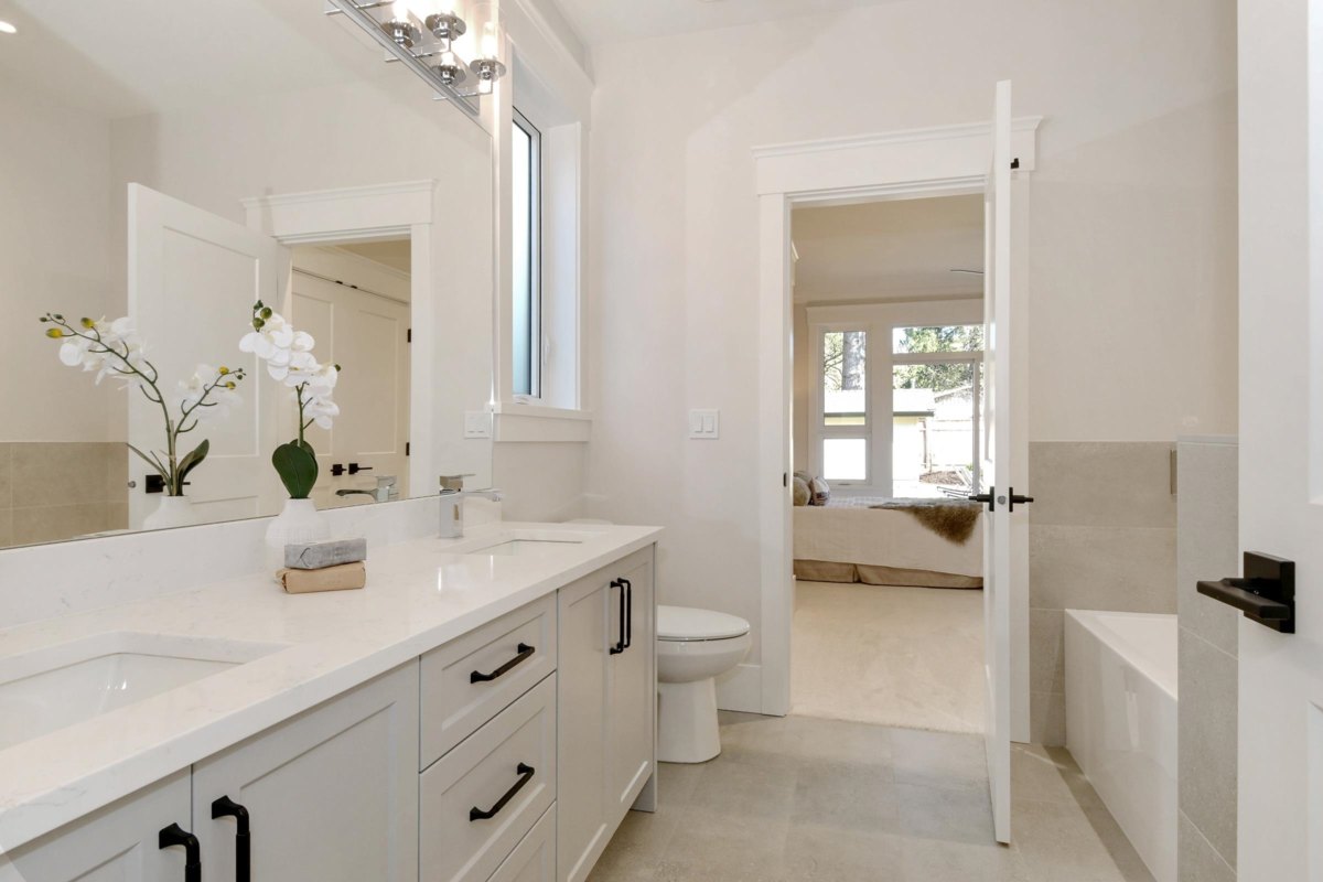 Laundry Room Photo of 4560 198 Street, Langley, BC