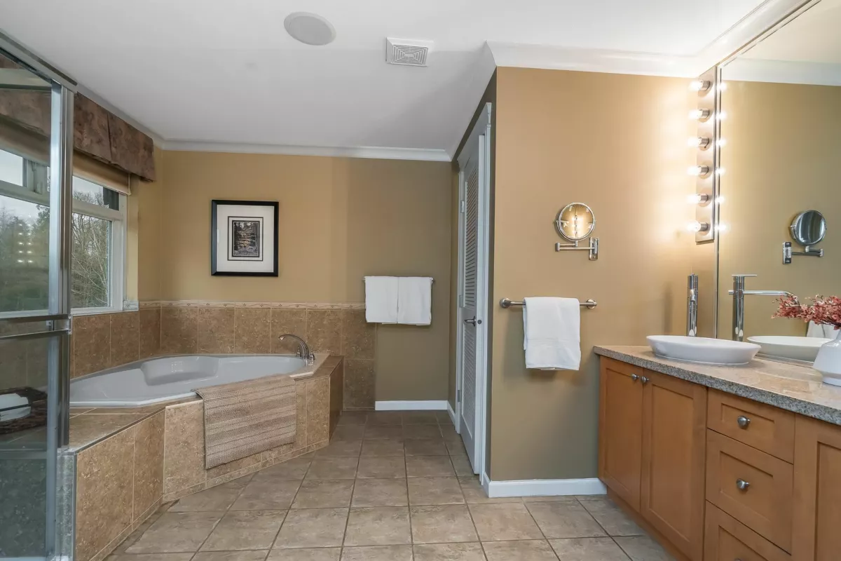 Basement Recreation Room Photo of 9422 216a Street, Langley, BC