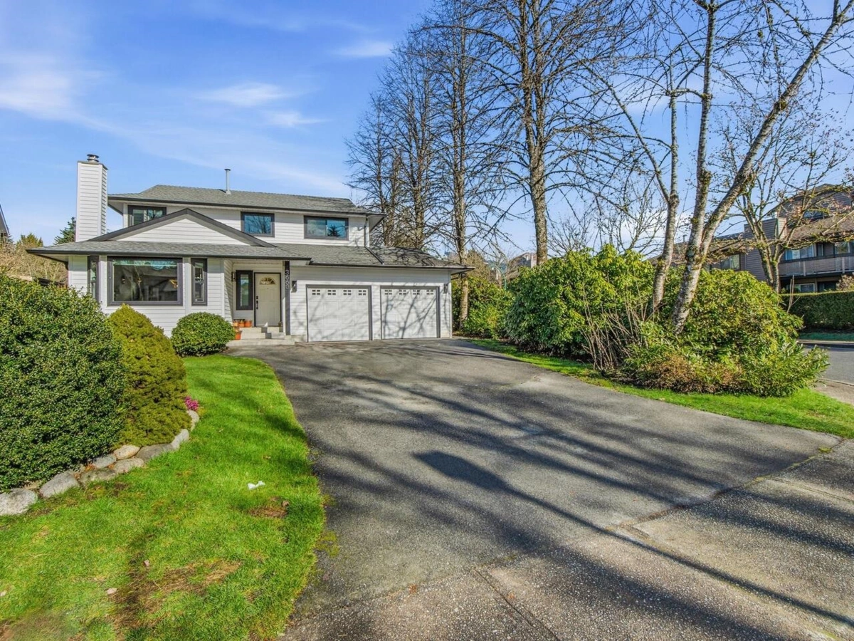 Garage Interior Photo of 3660 Osprey Court, North Vancouver, BC