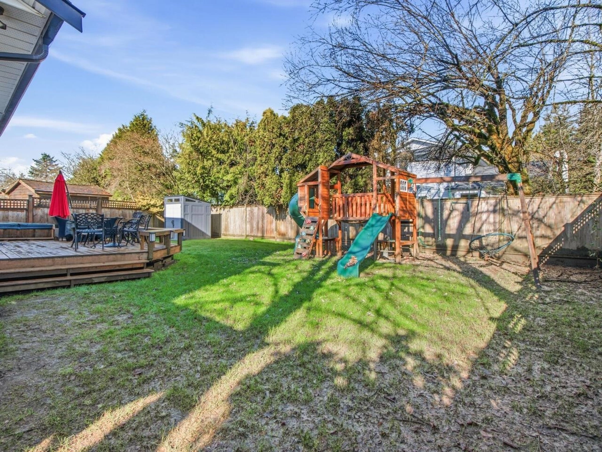 Hallway Photo of 3660 Osprey Court, North Vancouver, BC