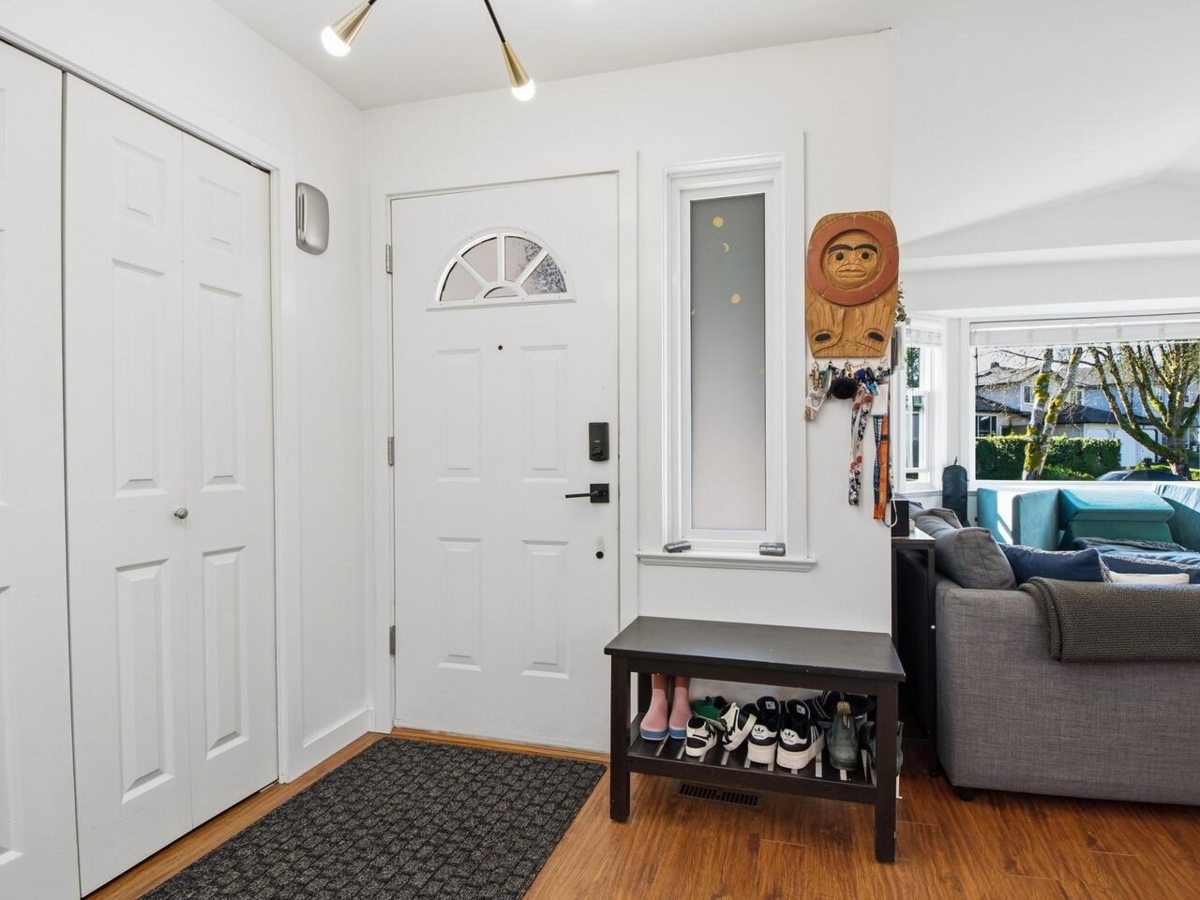 Kitchen Photo of 3660 Osprey Court, North Vancouver, BC