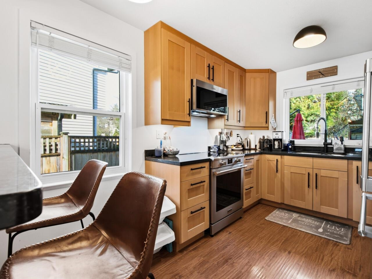 Primary Bedroom Photo of 3660 Osprey Court, North Vancouver, BC