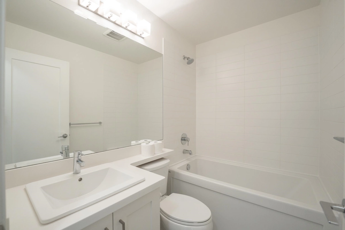 Primary Bathroom Photo of 72 8570 204 Street, Langley, BC