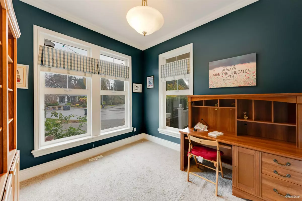 Dining Area Photo of 2110 Indian Fort Drive, Surrey, BC