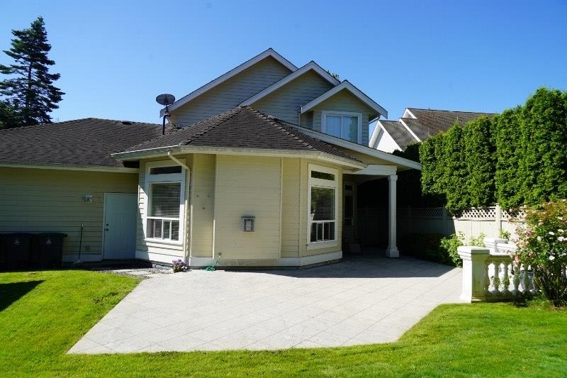 Entry Foyer Photo of 2110 Indian Fort Drive, Surrey, BC