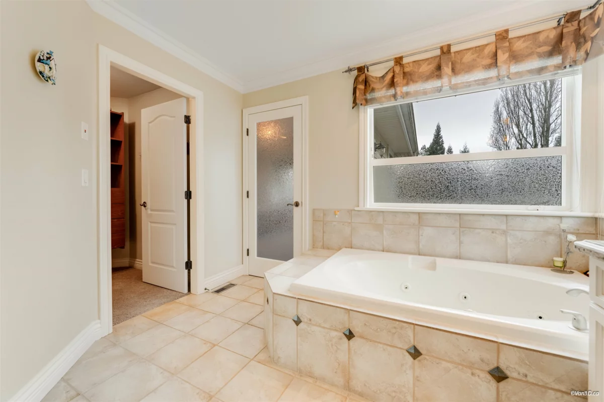 Garden / Landscaping Photo of 2110 Indian Fort Drive, Surrey, BC