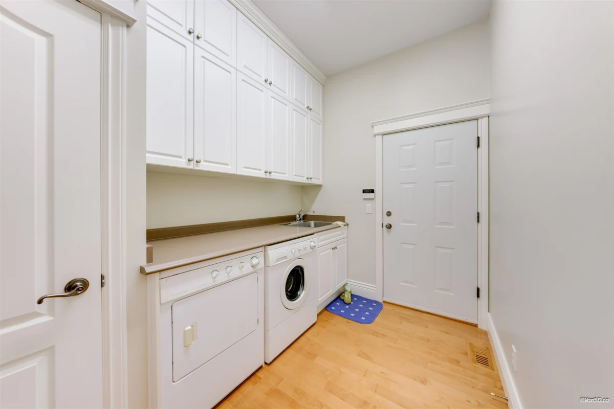 Guest Bathroom Photo of 2110 Indian Fort Drive, Surrey, BC