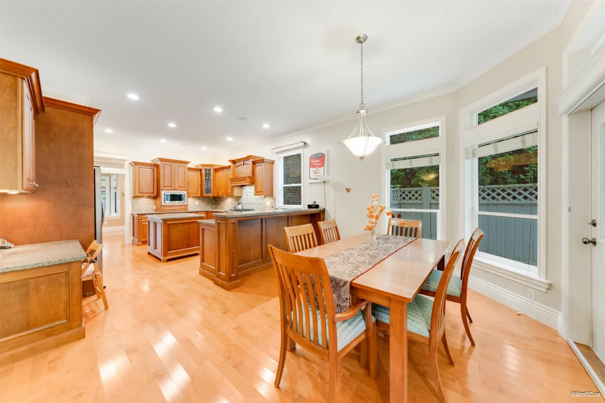 Primary Bathroom Photo of 2110 Indian Fort Drive, Surrey, BC