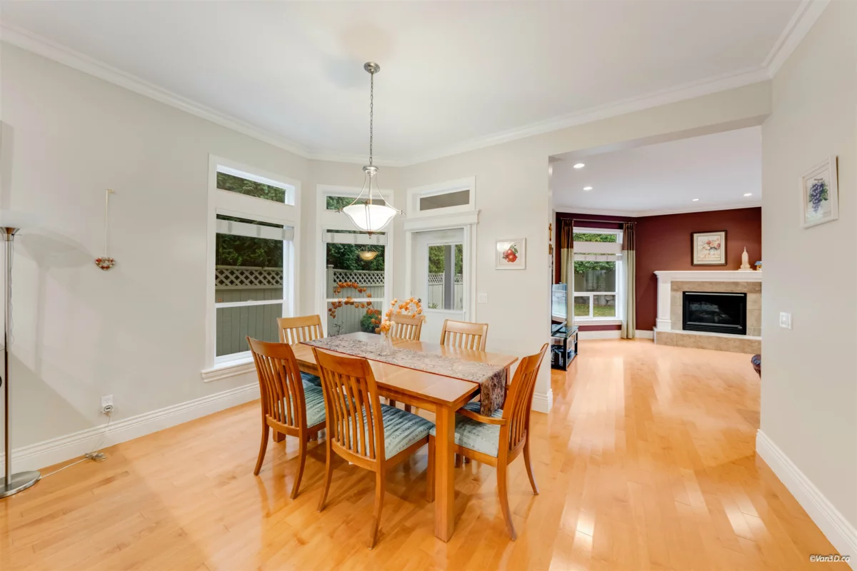 Walk-In Closet Photo of 2110 Indian Fort Drive, Surrey, BC