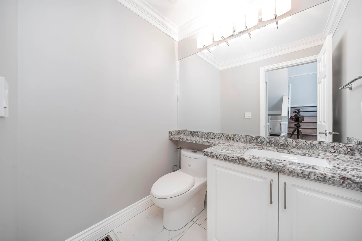 Front Yard Photo of 24 8568 209 Street, Langley, BC