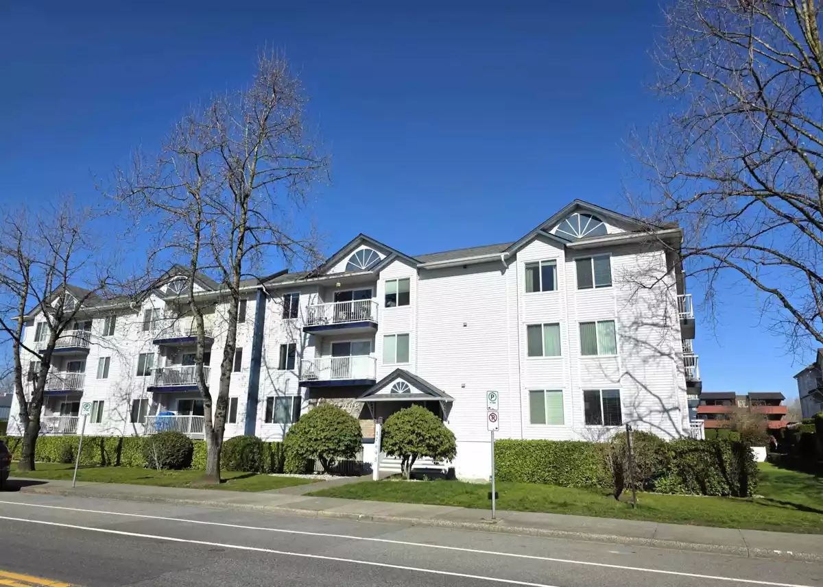 Backyard Photo of 301 17695 58 Avenue, Surrey, BC