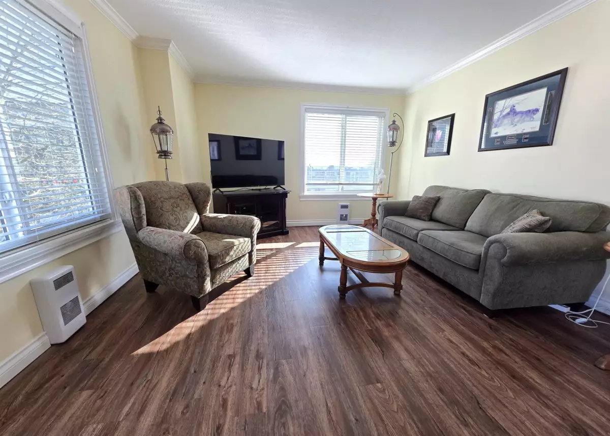Dining Area Photo of 301 17695 58 Avenue, Surrey, BC