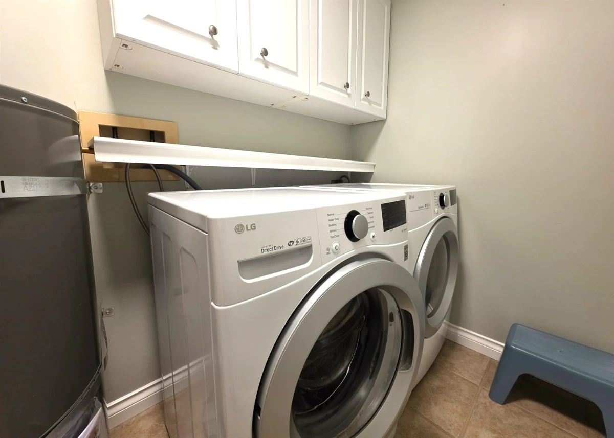 Hallway Photo of 301 17695 58 Avenue, Surrey, BC