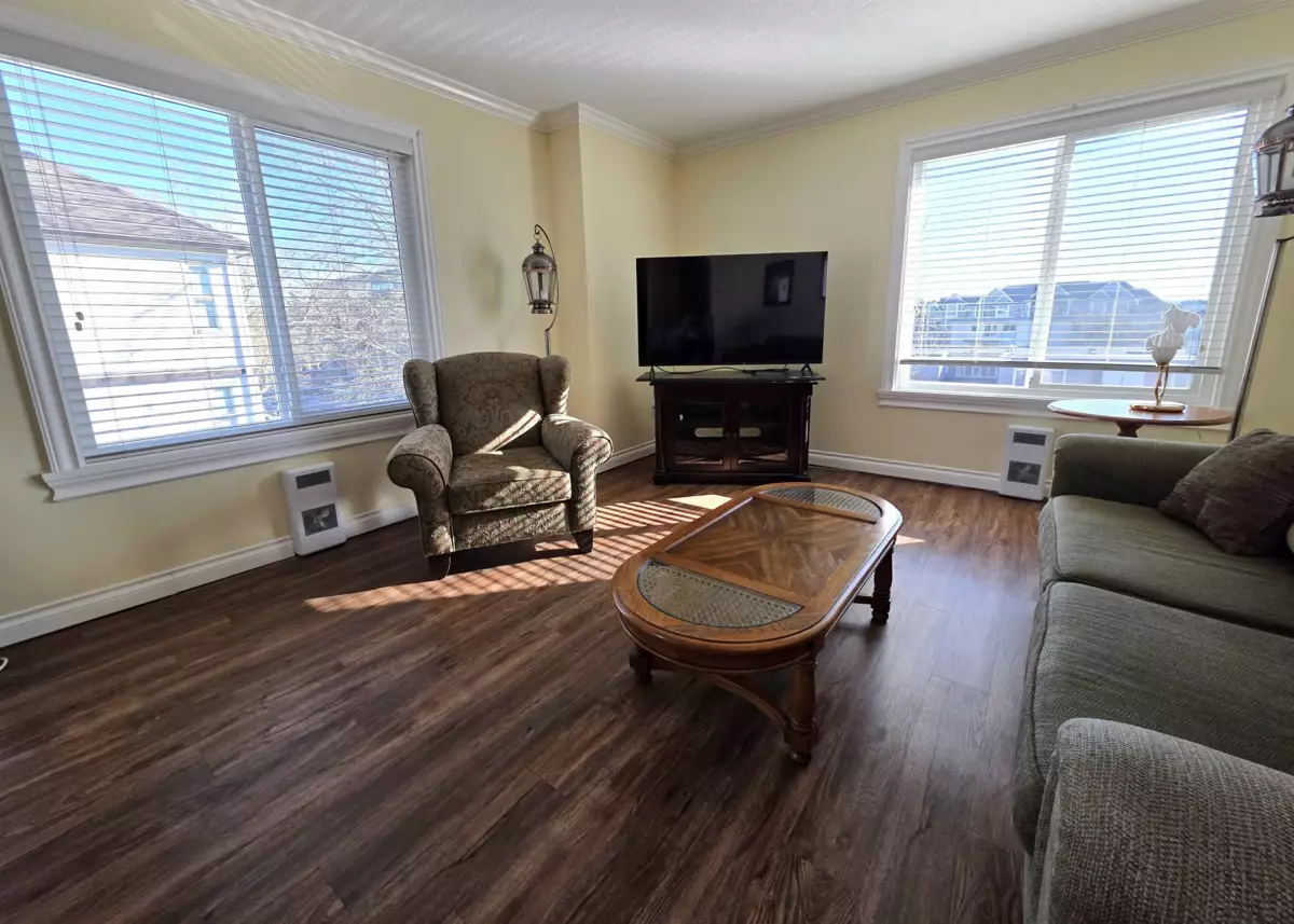 Kitchen Photo of 301 17695 58 Avenue, Surrey, BC