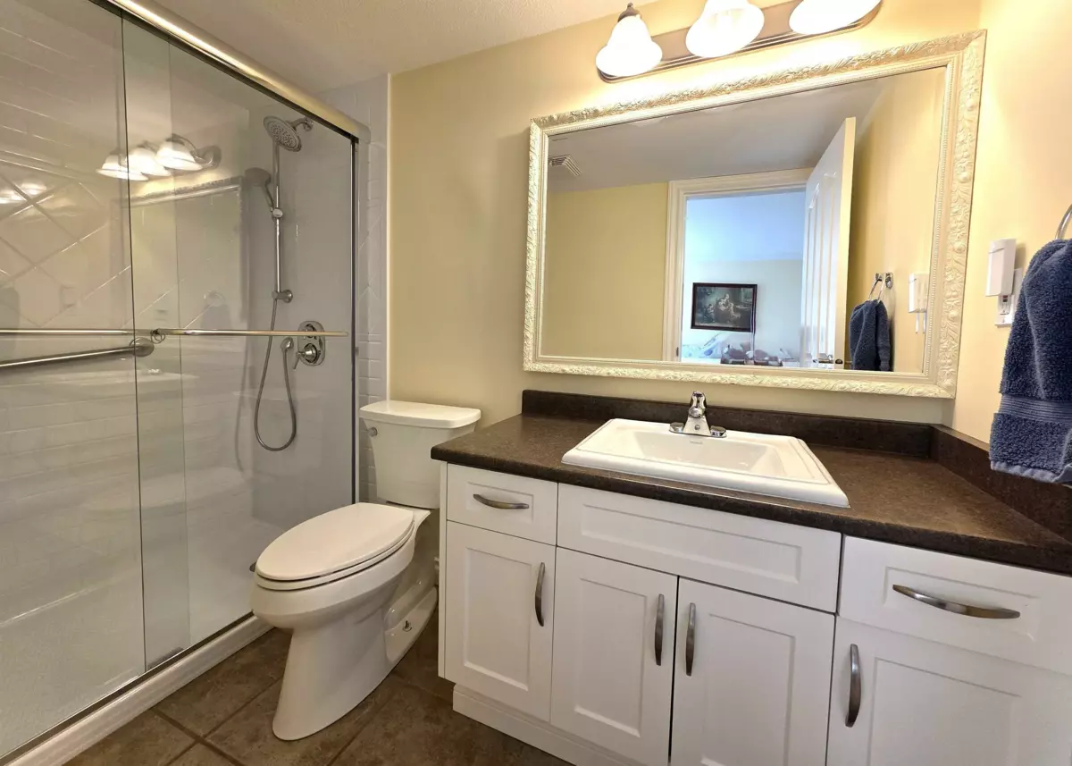 Office / Den Photo of 301 17695 58 Avenue, Surrey, BC