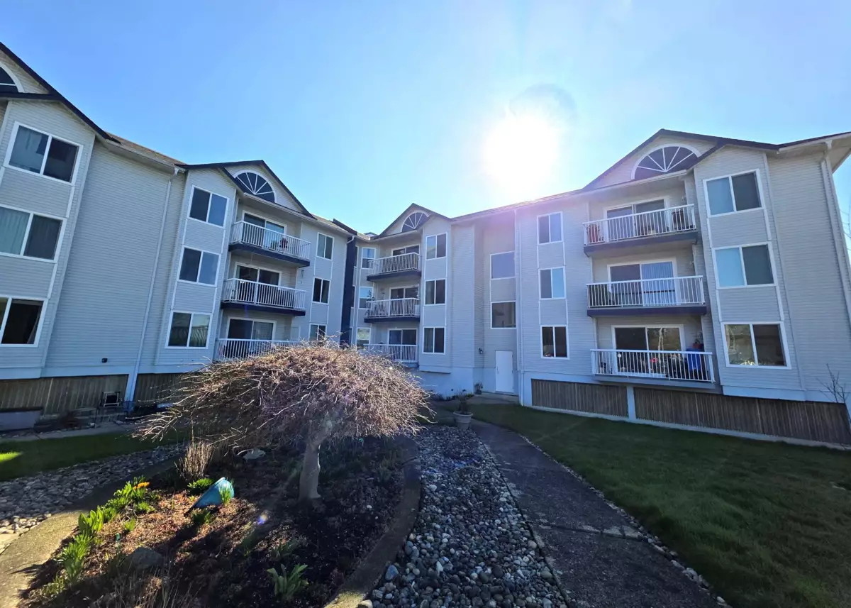 Outdoor Deck Photo of 301 17695 58 Avenue, Surrey, BC