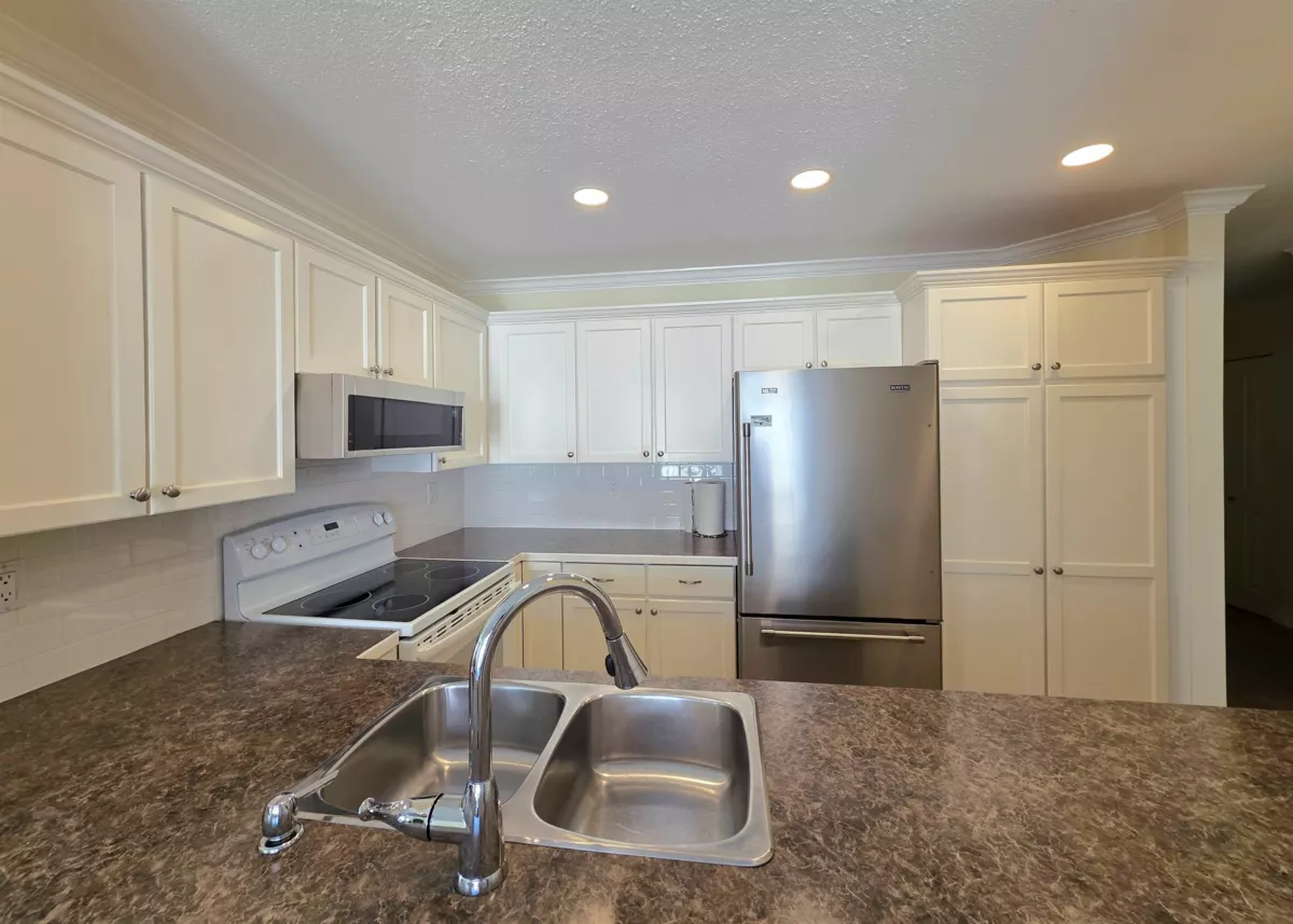 Primary Bathroom Photo of 301 17695 58 Avenue, Surrey, BC