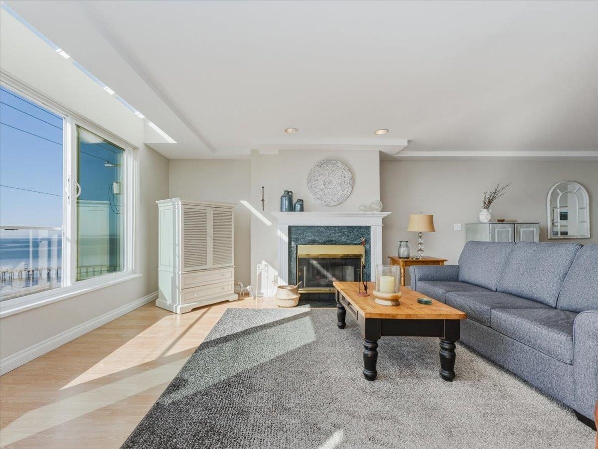 Living Room Photo of 303 15165 Marine Drive, White Rock, BC