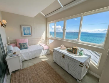 303 15165 Marine Drive, White Rock, BC
