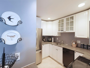 Pantry Photo of 303 15165 Marine Drive, White Rock, BC