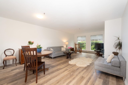 Family Room Photo of 7 2110 Marine Drive, West Vancouver, BC