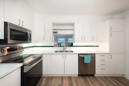 Laundry Room Photo of 7 2110 Marine Drive, West Vancouver, BC