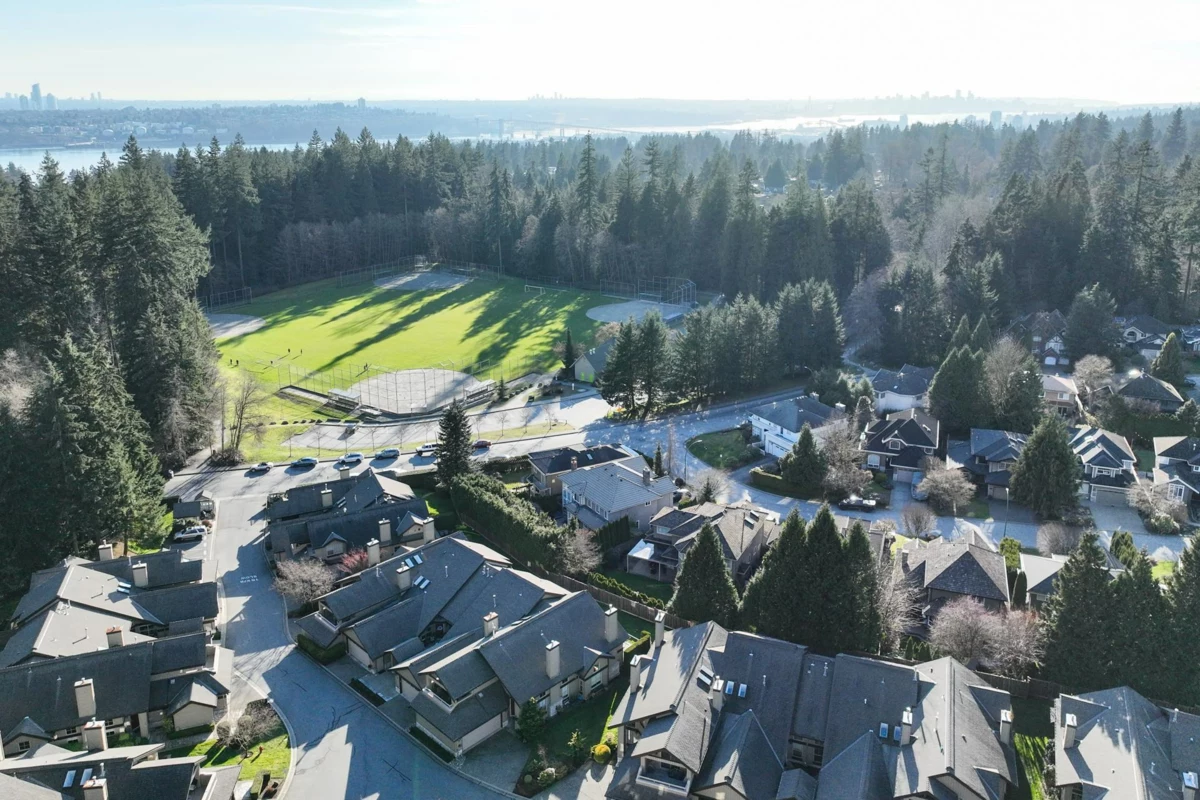 Fitness Center Photo Near 5 1550 Larkhall Crescent, North Vancouver, BC