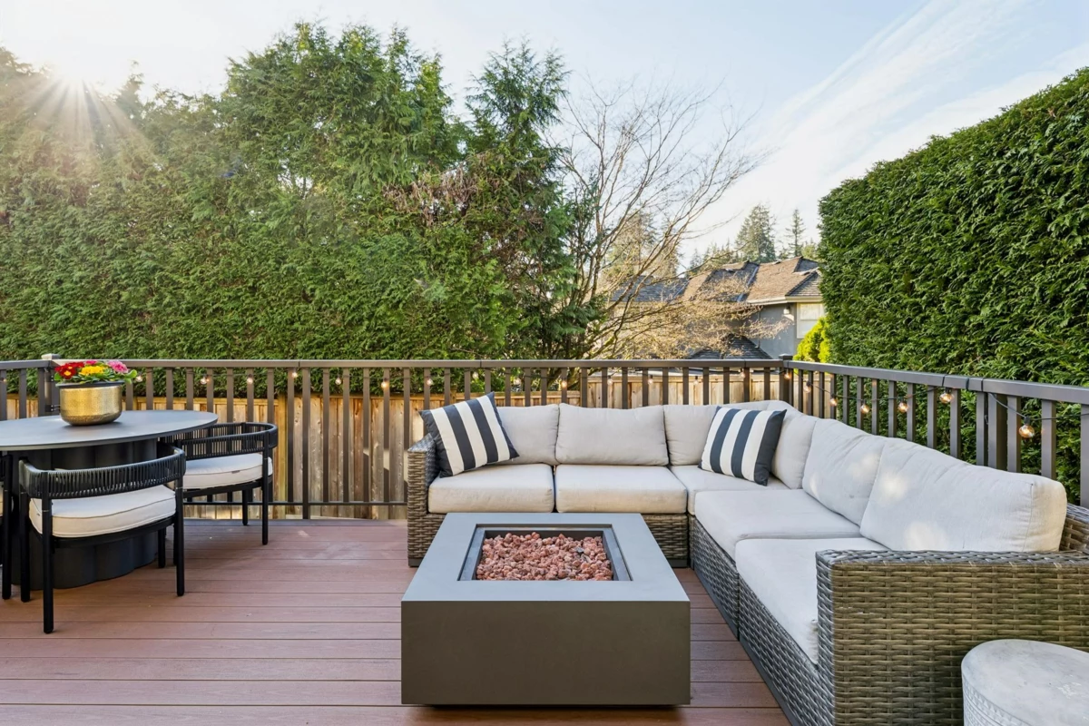 Front Yard Photo of 5 1550 Larkhall Crescent, North Vancouver, BC