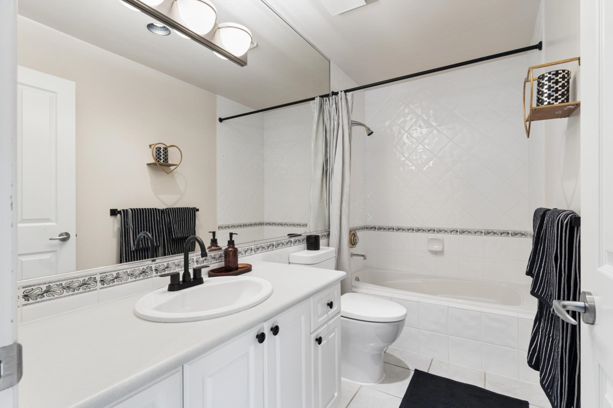 Garage Interior Photo of 5 1550 Larkhall Crescent, North Vancouver, BC