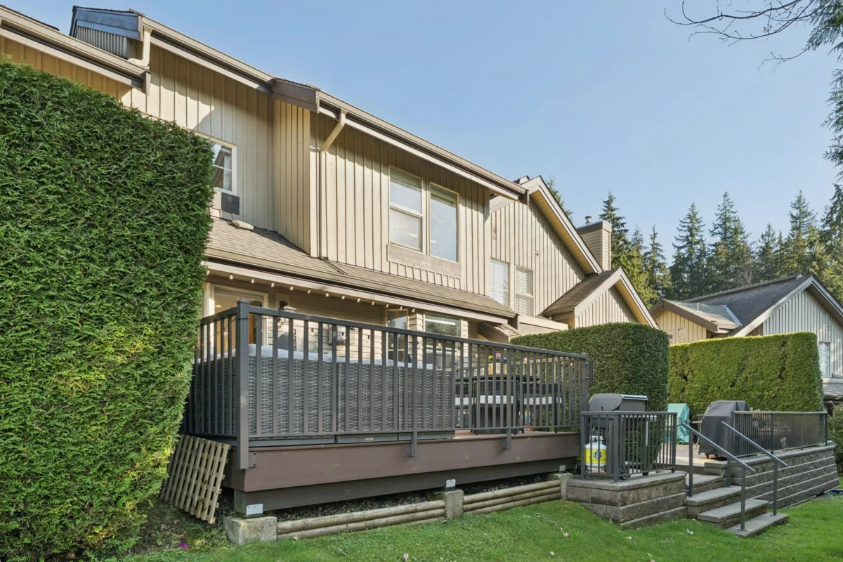 Hot Tub / Spa Photo of 5 1550 Larkhall Crescent, North Vancouver, BC