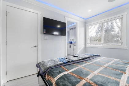 Breakfast Nook Photo of 12957 98b Avenue, Surrey, BC