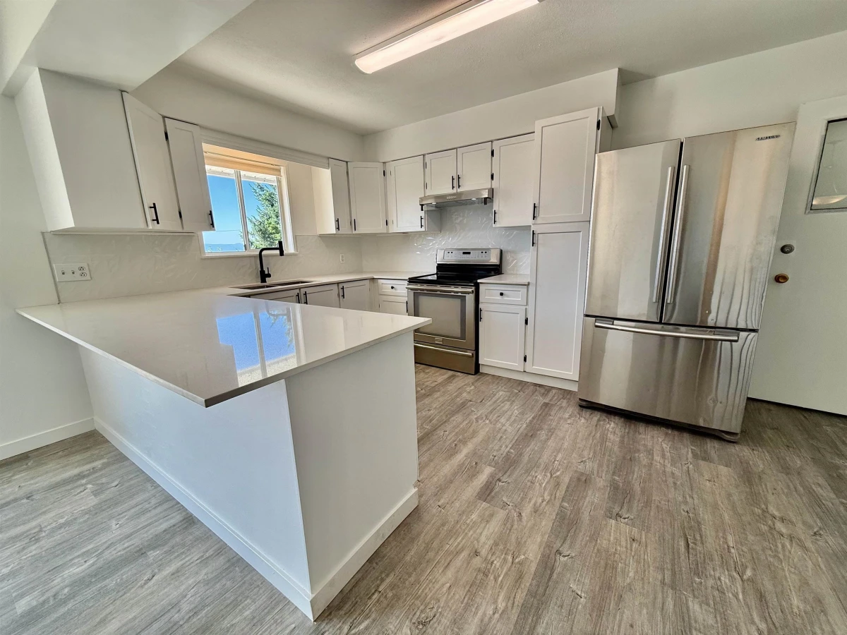 Family Room Photo of 6472 Jasper Road, Sechelt, BC