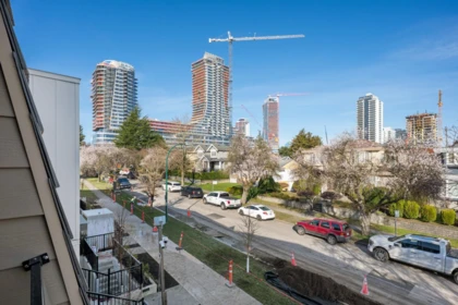 Front Yard Photo of 202 378 W 45th Avenue, Vancouver, BC