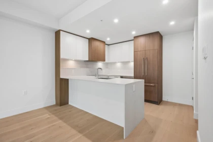 Primary Bathroom Photo of 202 378 W 45th Avenue, Vancouver, BC
